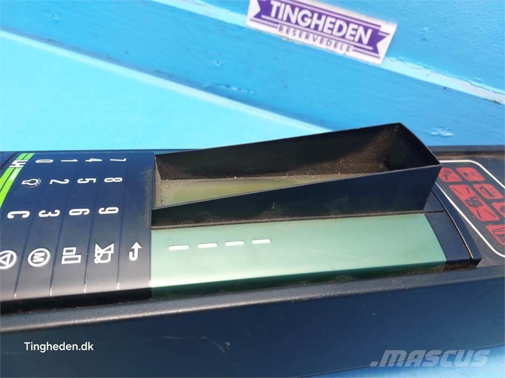 CASE CF80 Електроники