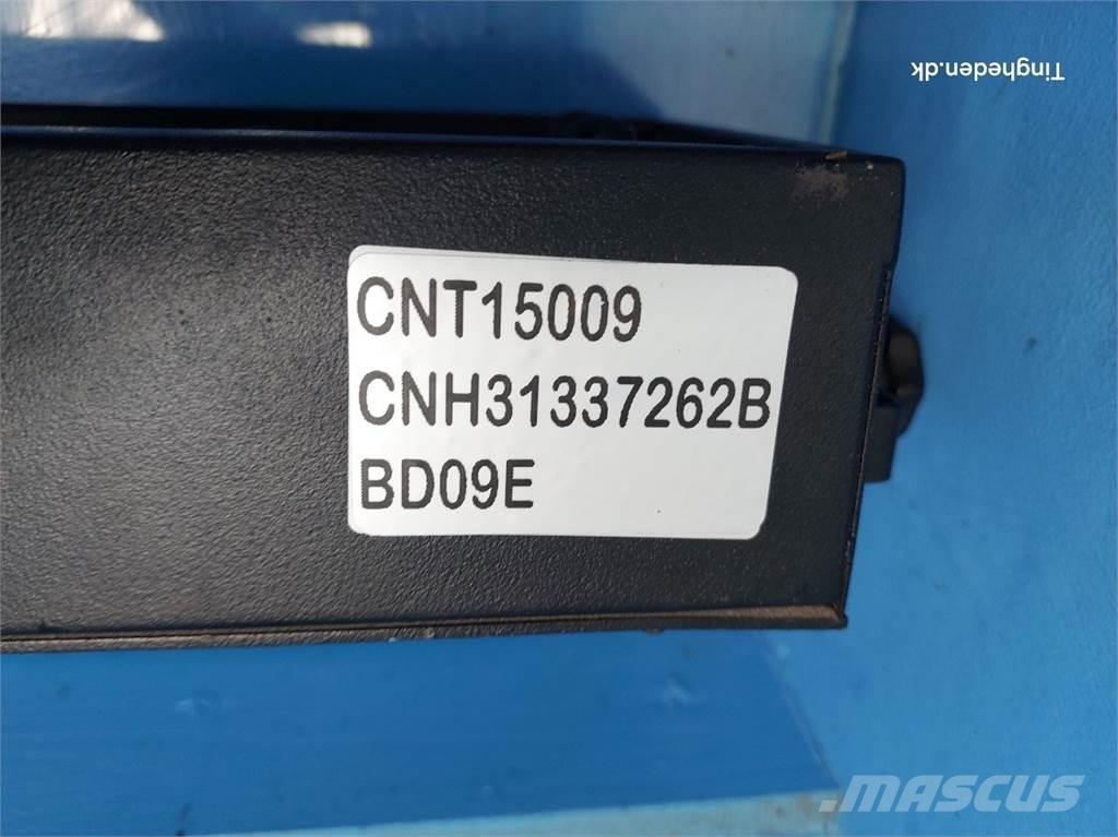 CASE CF80 Електроники