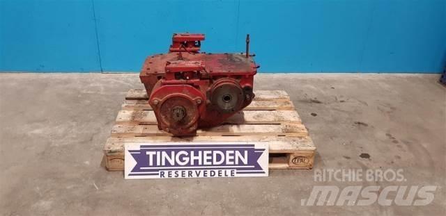 Case IH 1680 Предаване