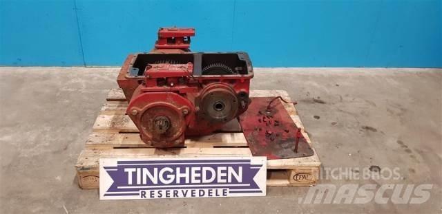 Case IH 1680 Предаване