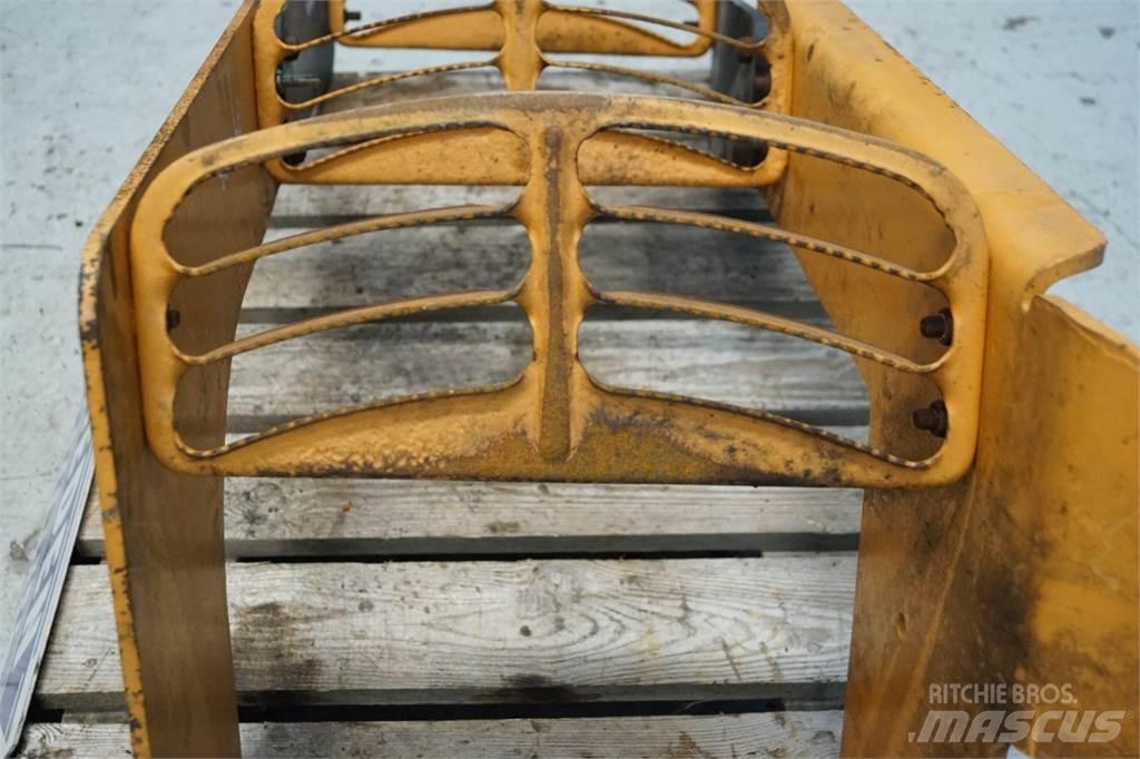 Case IH 621D Пресяващи кофи
