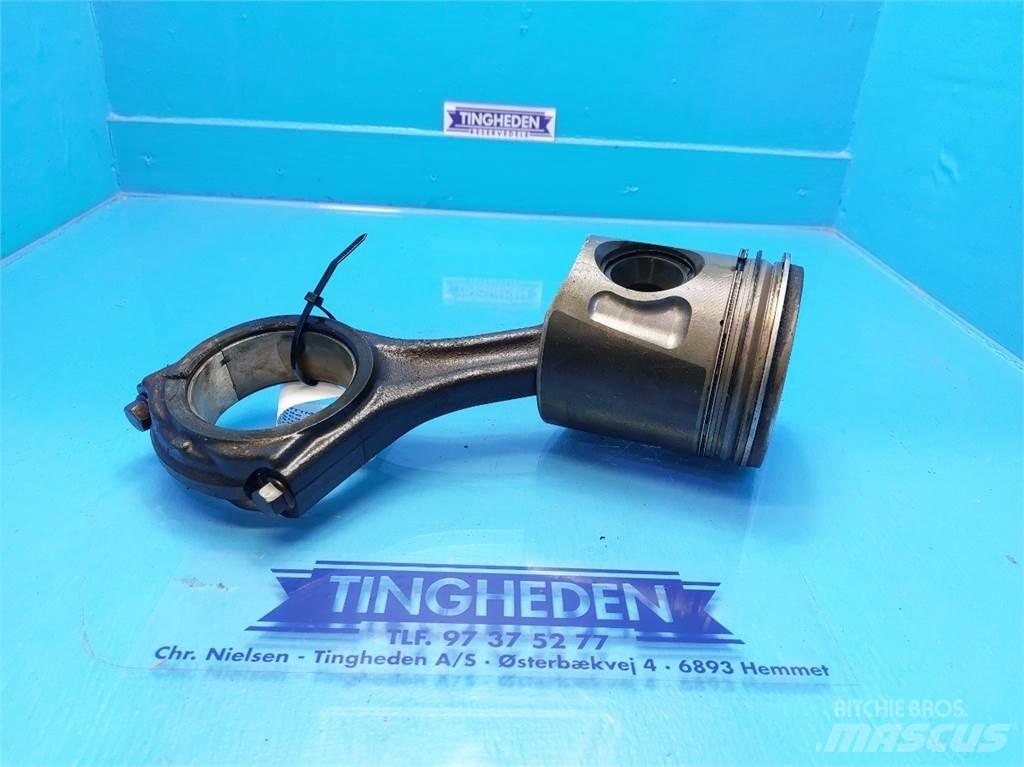 Case IH 7010 Двигатели