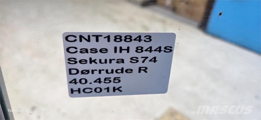 Case IH 844S Кабина