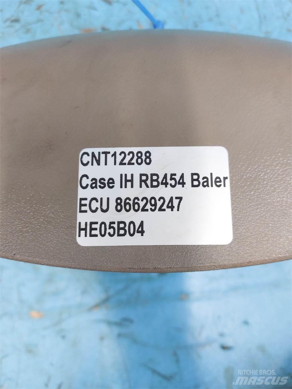 Case IH RB454 Ремаркета за бали