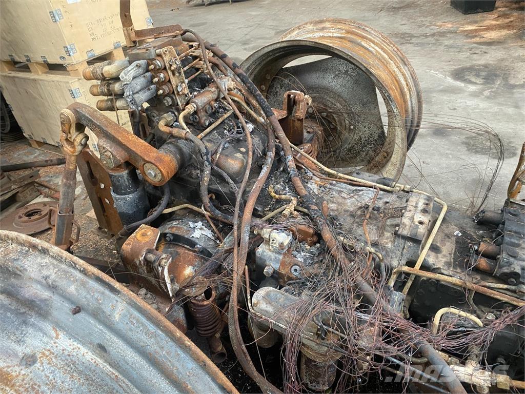 CASE Maxxum 115 Трактори