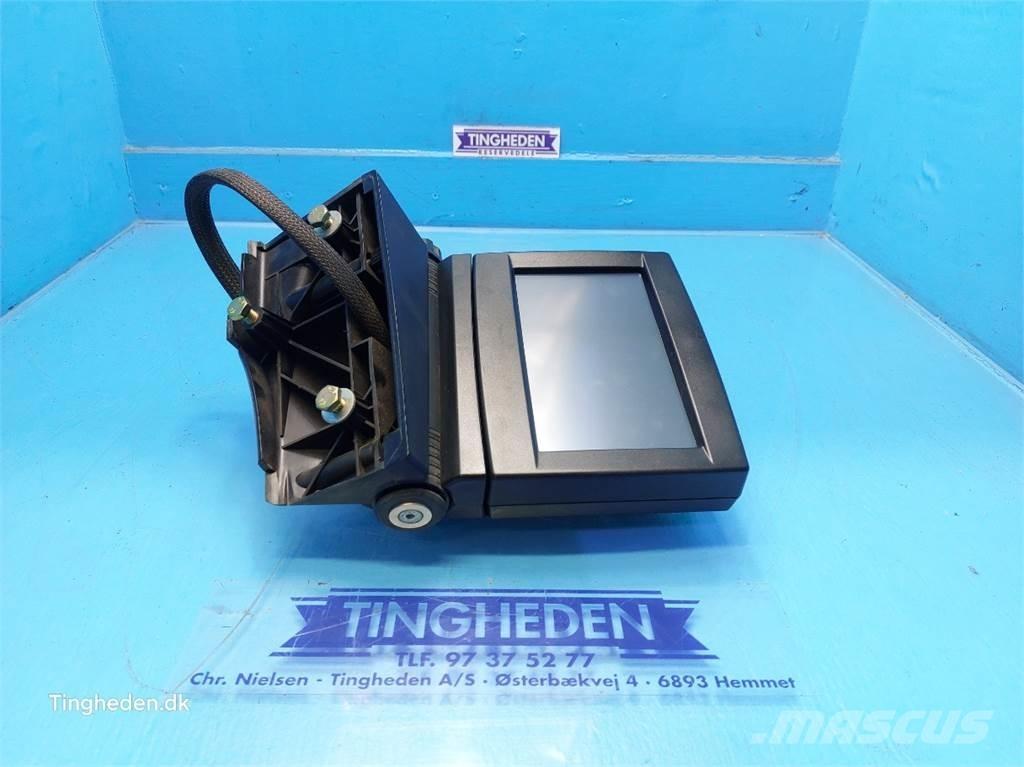 CASE Maxxum 115 Електроники