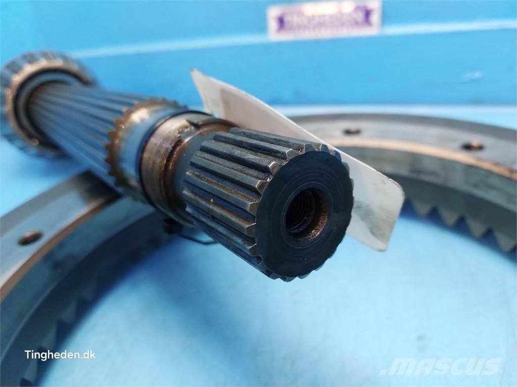 CASE Puma 185 Предаване