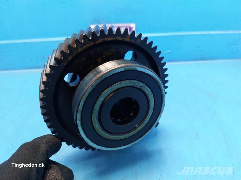 CASE Puma 185 Предаване