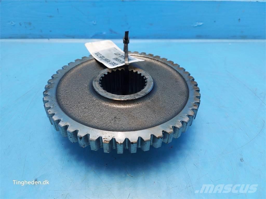 CASE Puma 185 Предаване