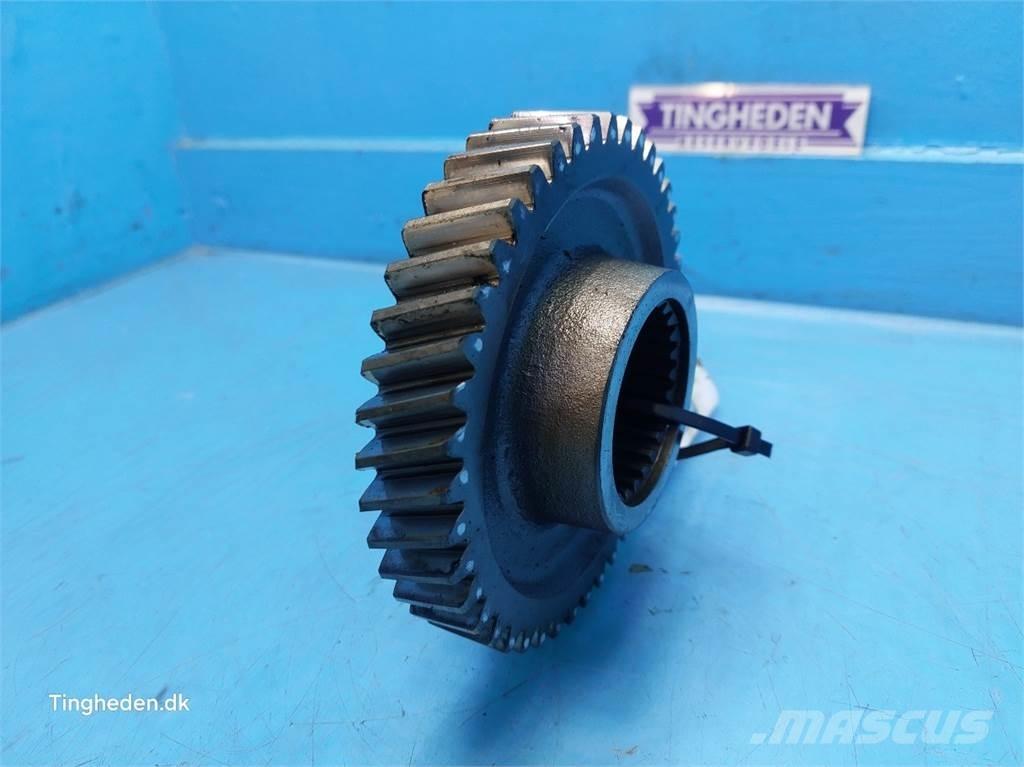 CASE Puma 185 Предаване