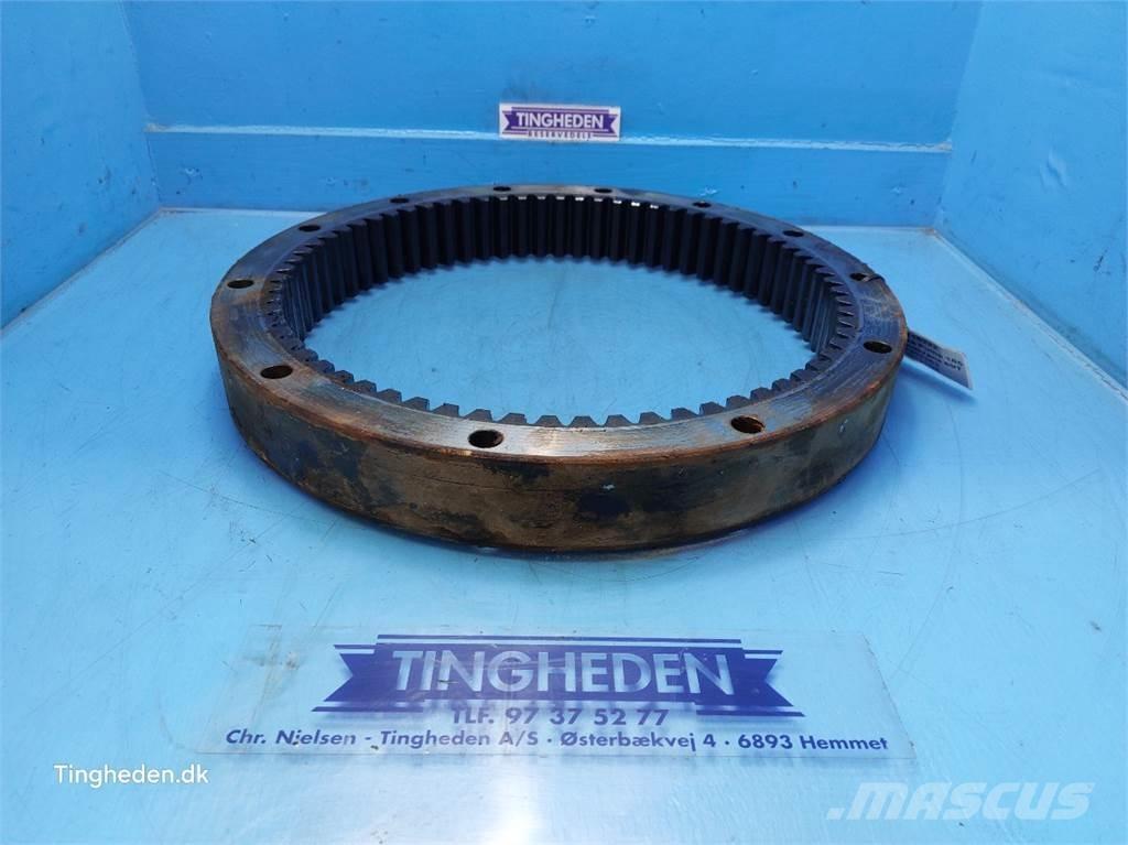 CASE Puma 185 Предаване