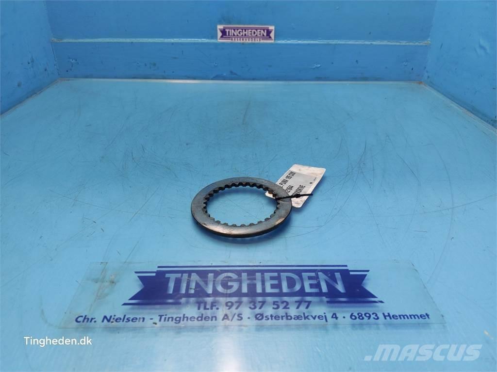 CASE Puma 185 Предаване