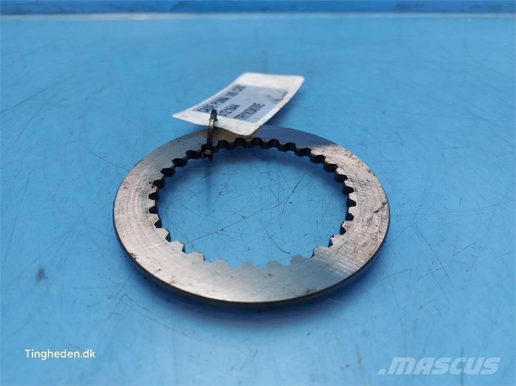 CASE Puma 185 Предаване