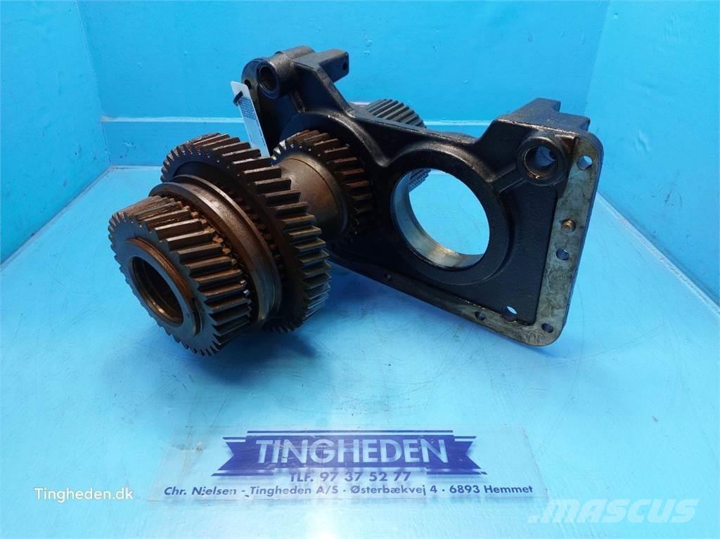 CASE Puma 185 Предаване