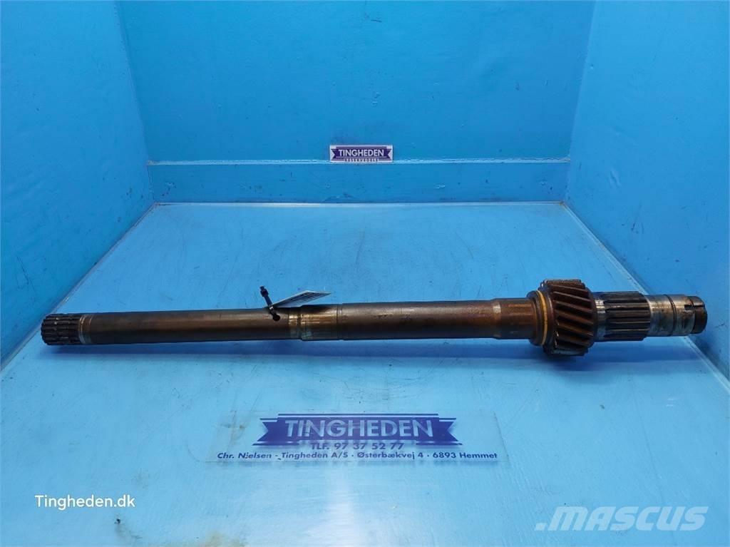 CASE Puma 185 Предаване