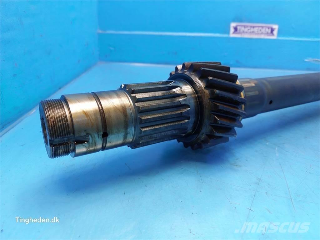 CASE Puma 185 Предаване