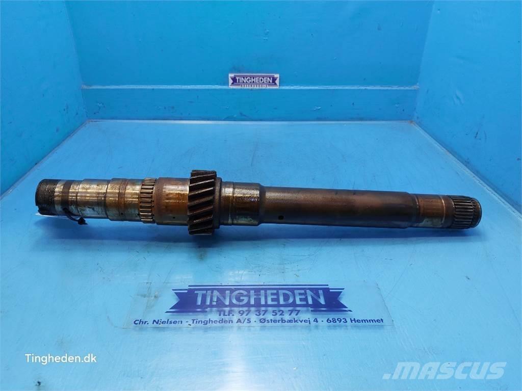 CASE Puma 185 Предаване