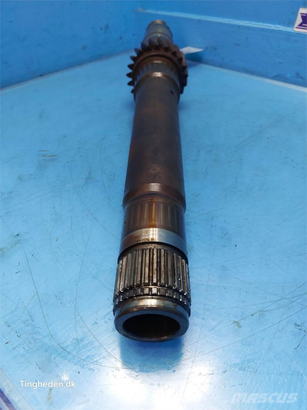 CASE Puma 185 Предаване