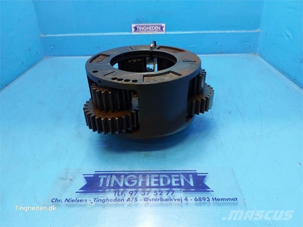 CASE Puma 185 Предаване