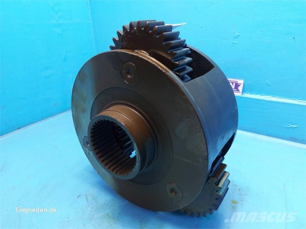 CASE Puma 185 Предаване