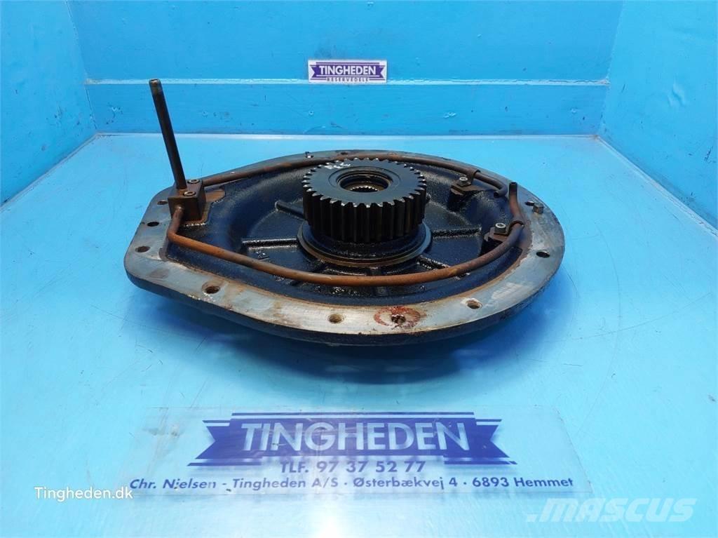 CASE Puma 185 Предаване