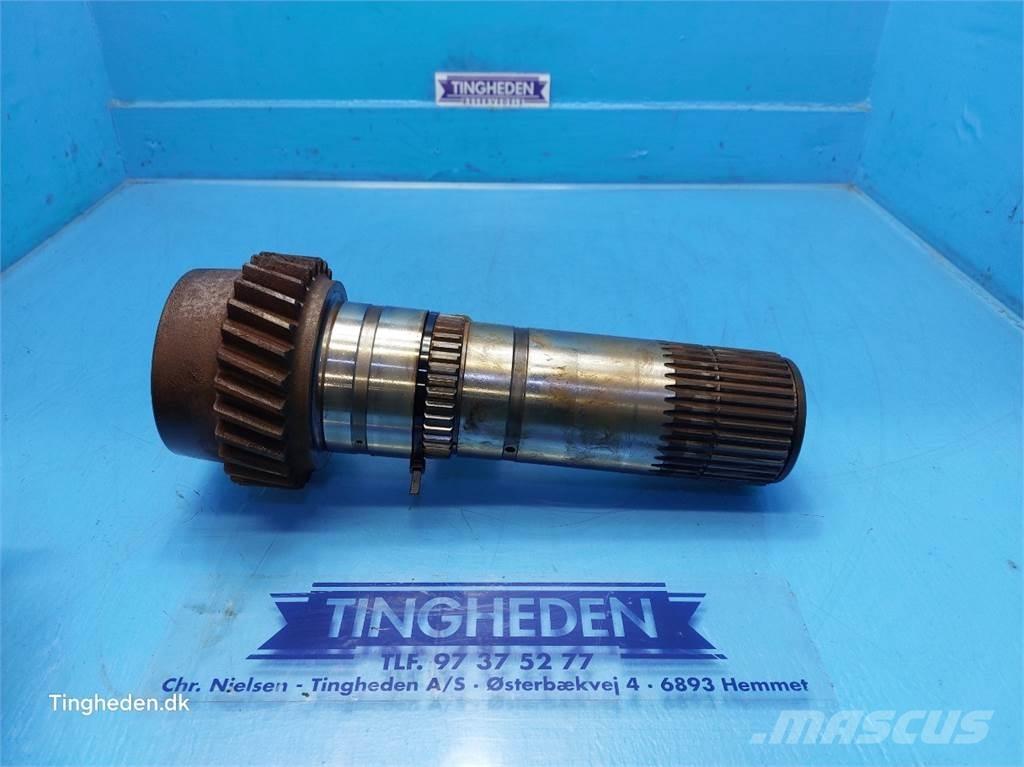 CASE Puma 185 Предаване