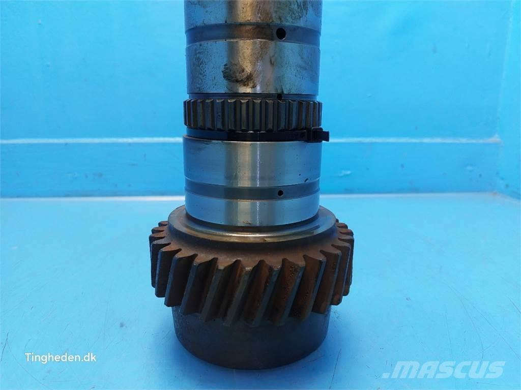 CASE Puma 185 Предаване