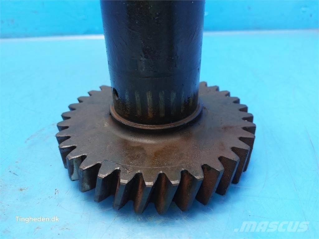 CASE Puma 185 Предаване