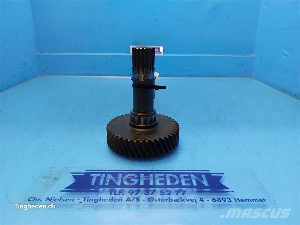 CASE Puma 185 Предаване