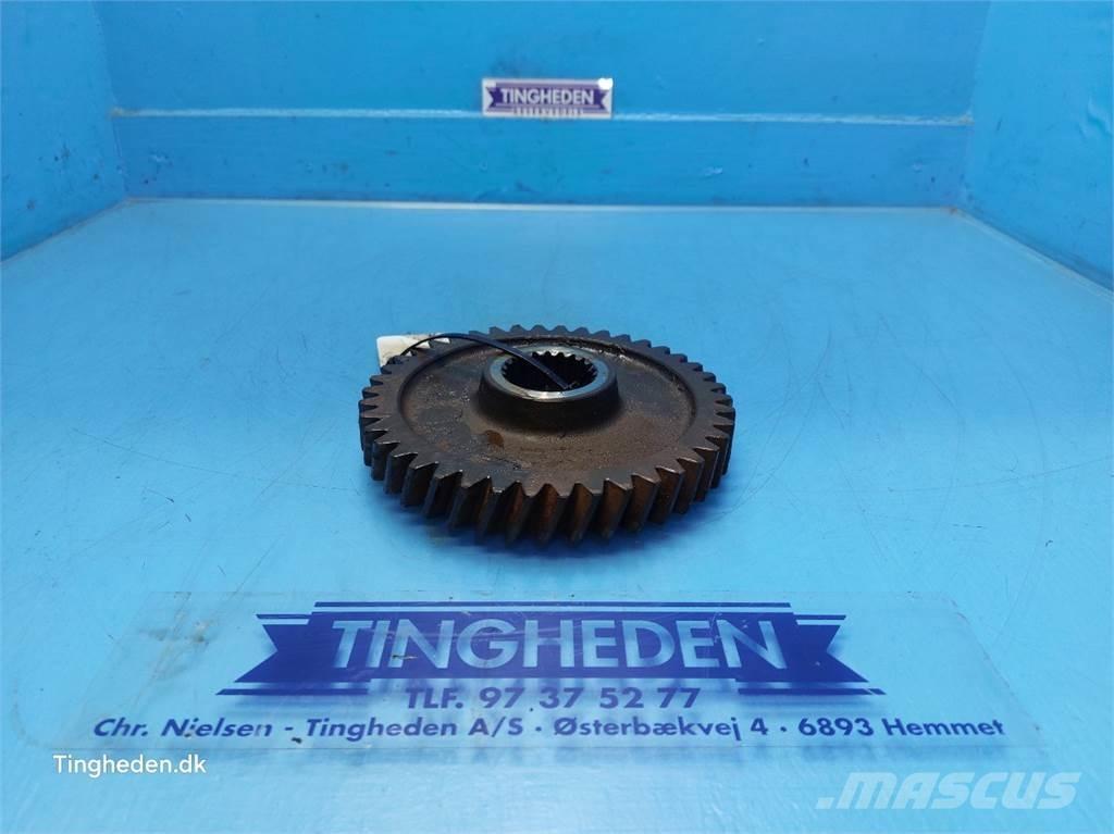 CASE Puma 185 Предаване