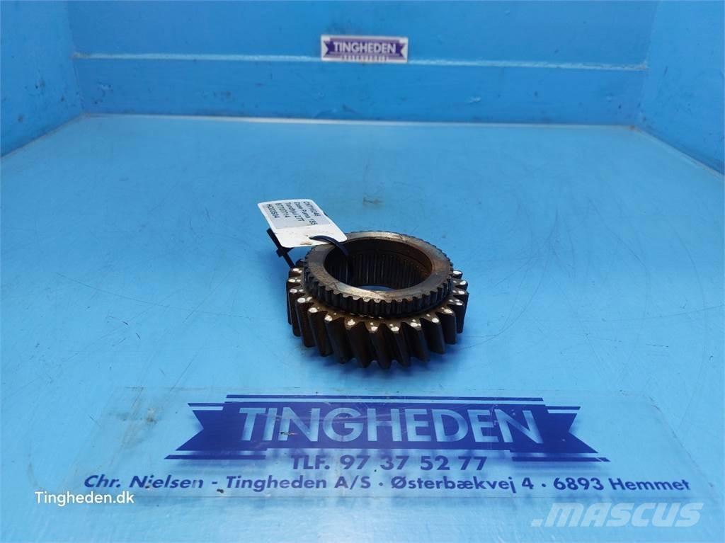 CASE Puma 185 Предаване