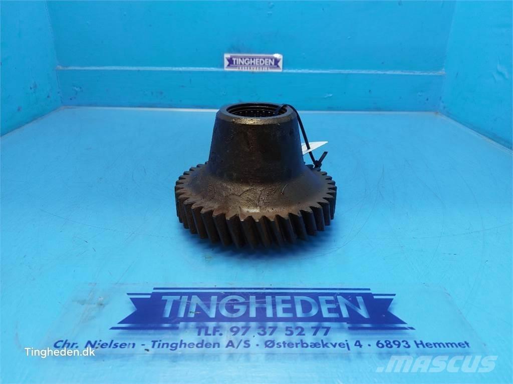 CASE Puma 185 Предаване