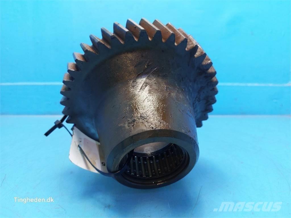 CASE Puma 185 Предаване