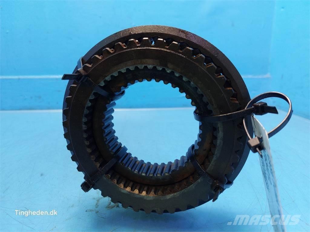 CASE Puma 185 Предаване