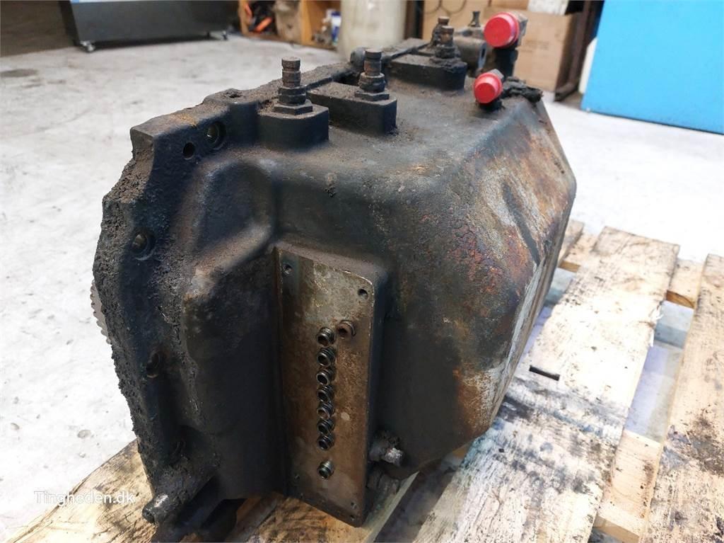 CASE Puma 185 Предаване