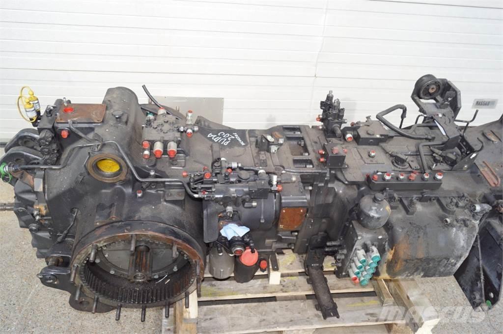 CASE Puma 200 Предаване