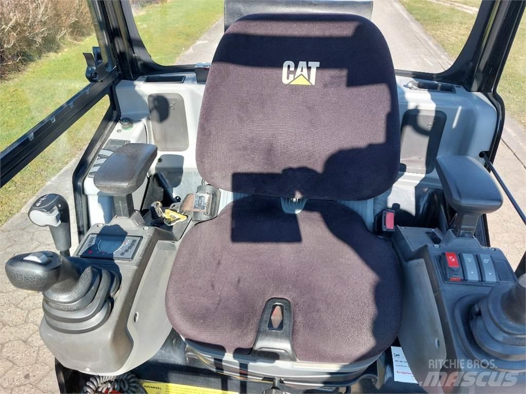 CAT 301.7D Мини екскаватори < 7 т
