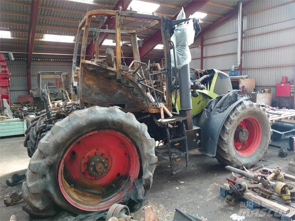 CLAAS Axion 840 Трактори