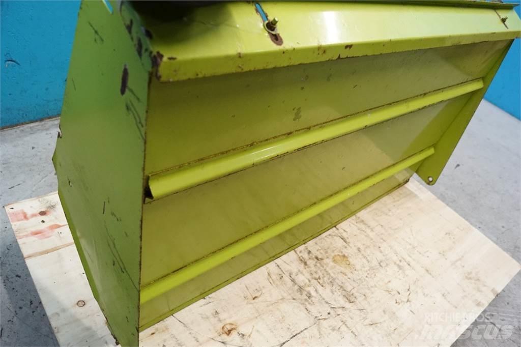 CLAAS Mercator Разстилачки на пясък и сол