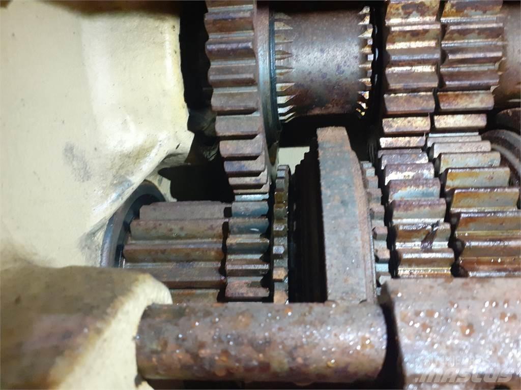Deutz 4075 Предаване