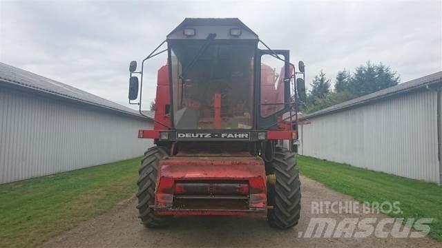 Deutz-Fahr M2680 Комбайни