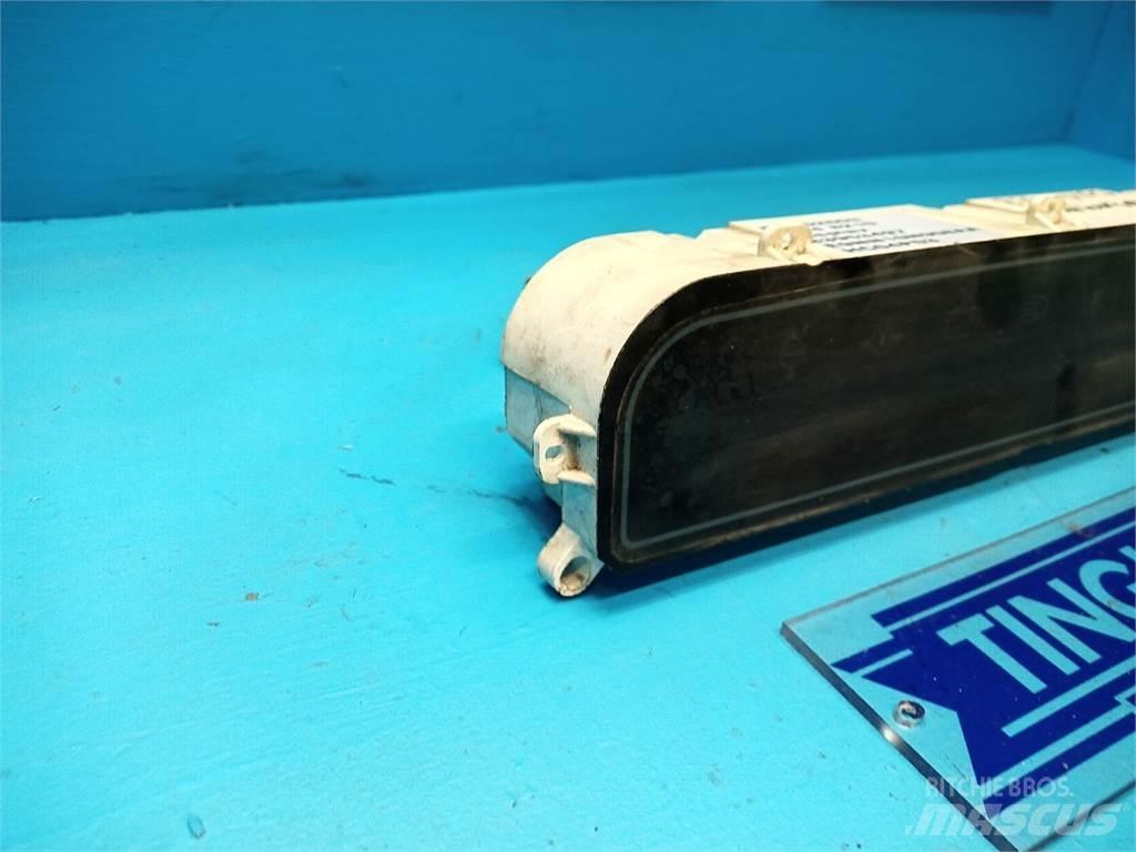 Ford 8210 Електроники