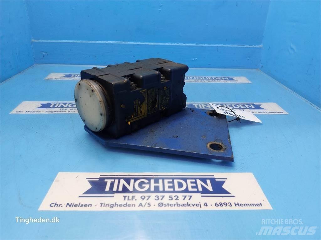 Ford TW15 Електроники