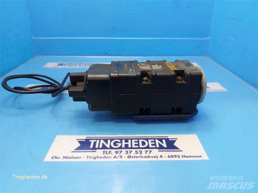 Ford TW15 Електроники