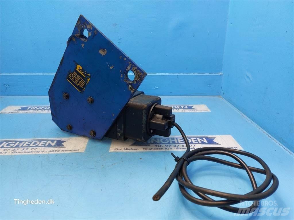 Ford TW15 Електроники