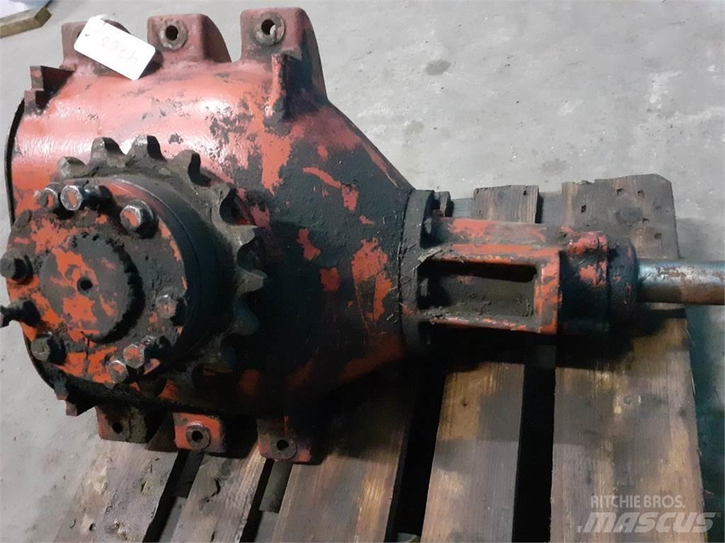 Hesston 4700 Предаване
