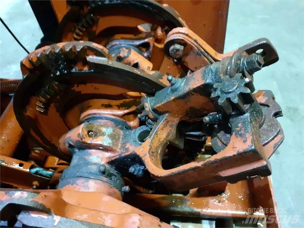Hesston 4700 Друга техника за жънене на фураж