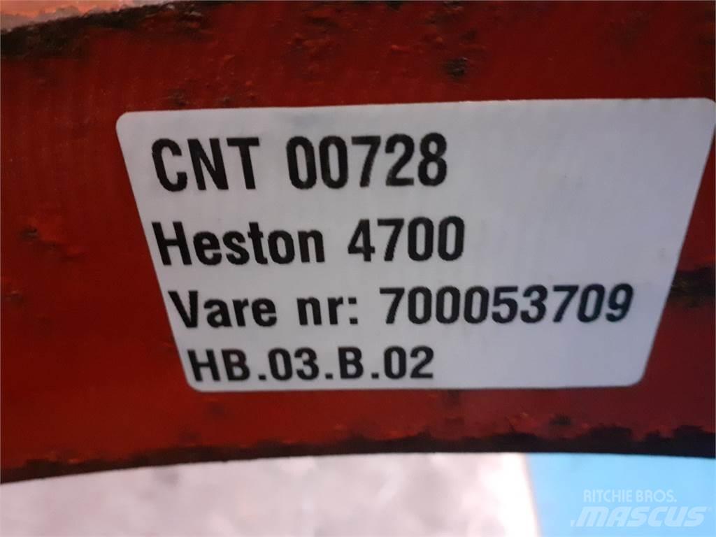 Hesston 4700 Предаване