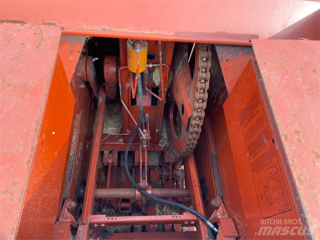 Hesston 4700 Балопреси квадратни
