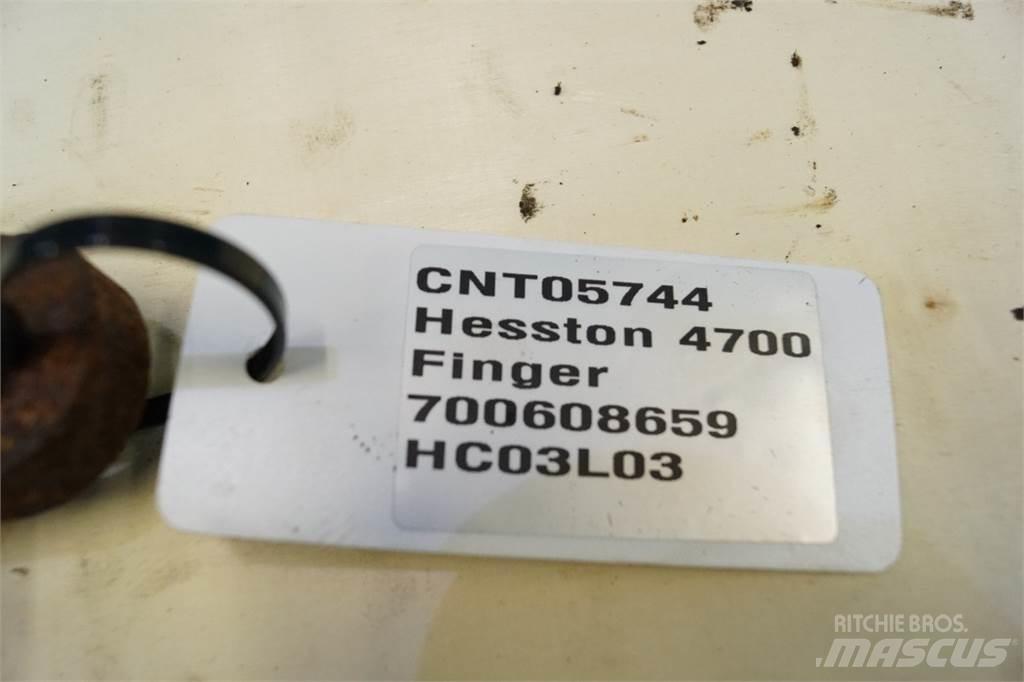 Hesston 4700 Стяги за бали